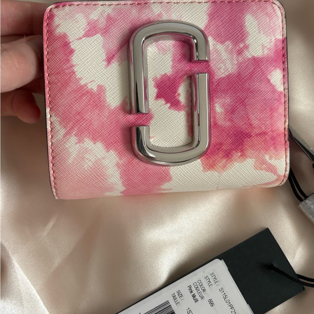 🎉 Marc Jacobs Tie-Dye Compact Wallet - Picture 3 of 6